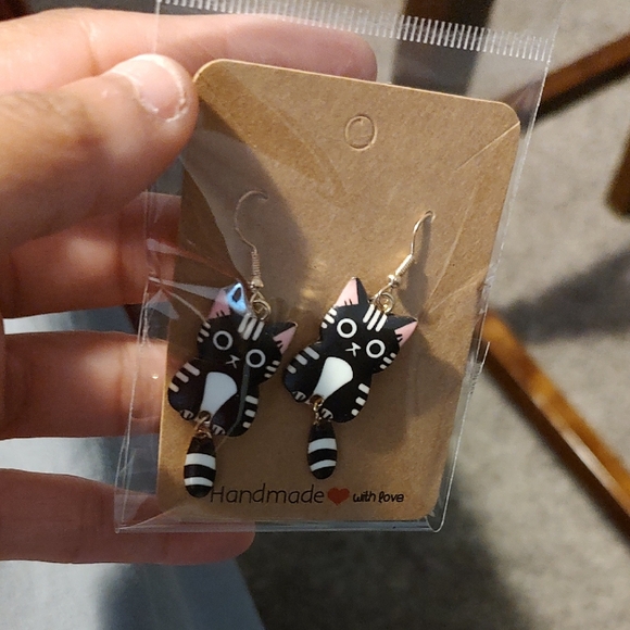 Jewelry - Cute Cat Dangle Earrings